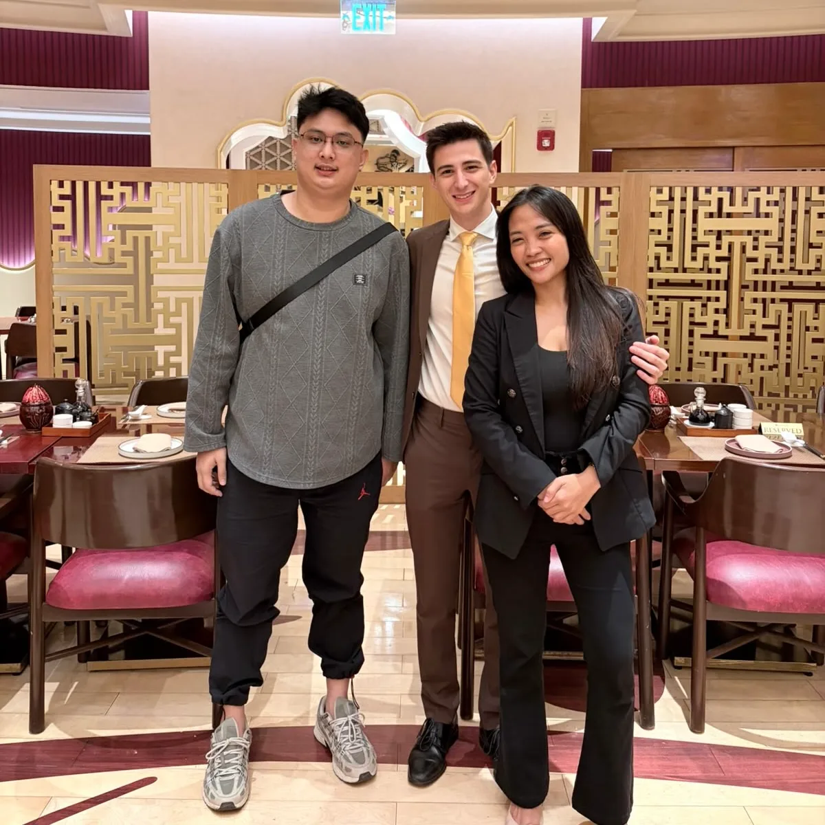 Mana Azizsoltani with his team in Manila